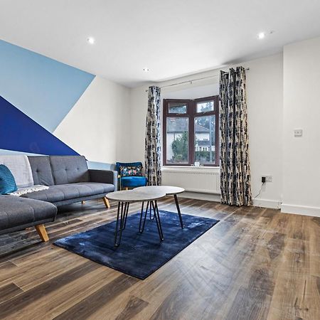 Walsall - 4 Bedroom House, Wi-Fi, Garden , Sleeps 8 - Jrr Stays Bescot Exterior foto